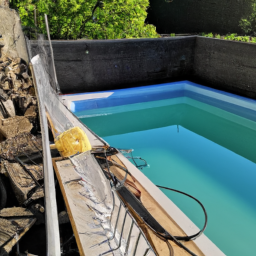 Piscine Extérieure à Coque : Élégance et Facilité d'Entretien Le Blanc-Mesnil